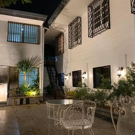 Courtyard Hotel Пасай Екстериор снимка