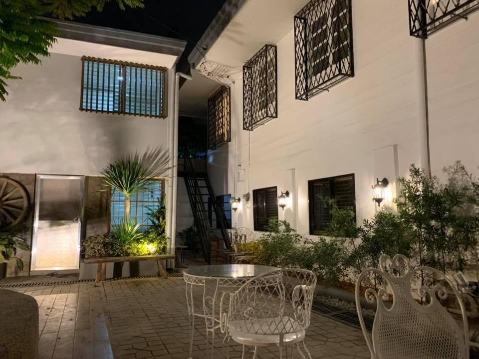 Courtyard Hotel Пасай Екстериор снимка